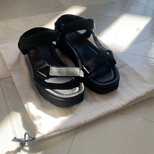 NEW Vince Carver Leather Platform Sandal